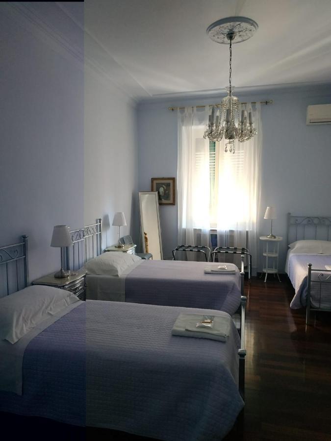 Around The Corner Colosseo B&B Rome Exterior photo