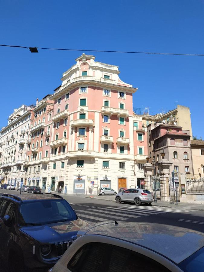 Around The Corner Colosseo B&B Rome Exterior photo